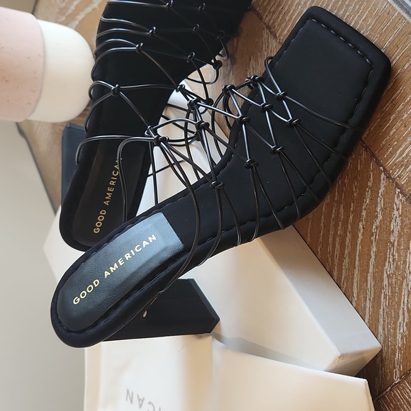 NIB Good American Knotted Strapy Heeled Mules Slides in Black - Picture 4 of 5